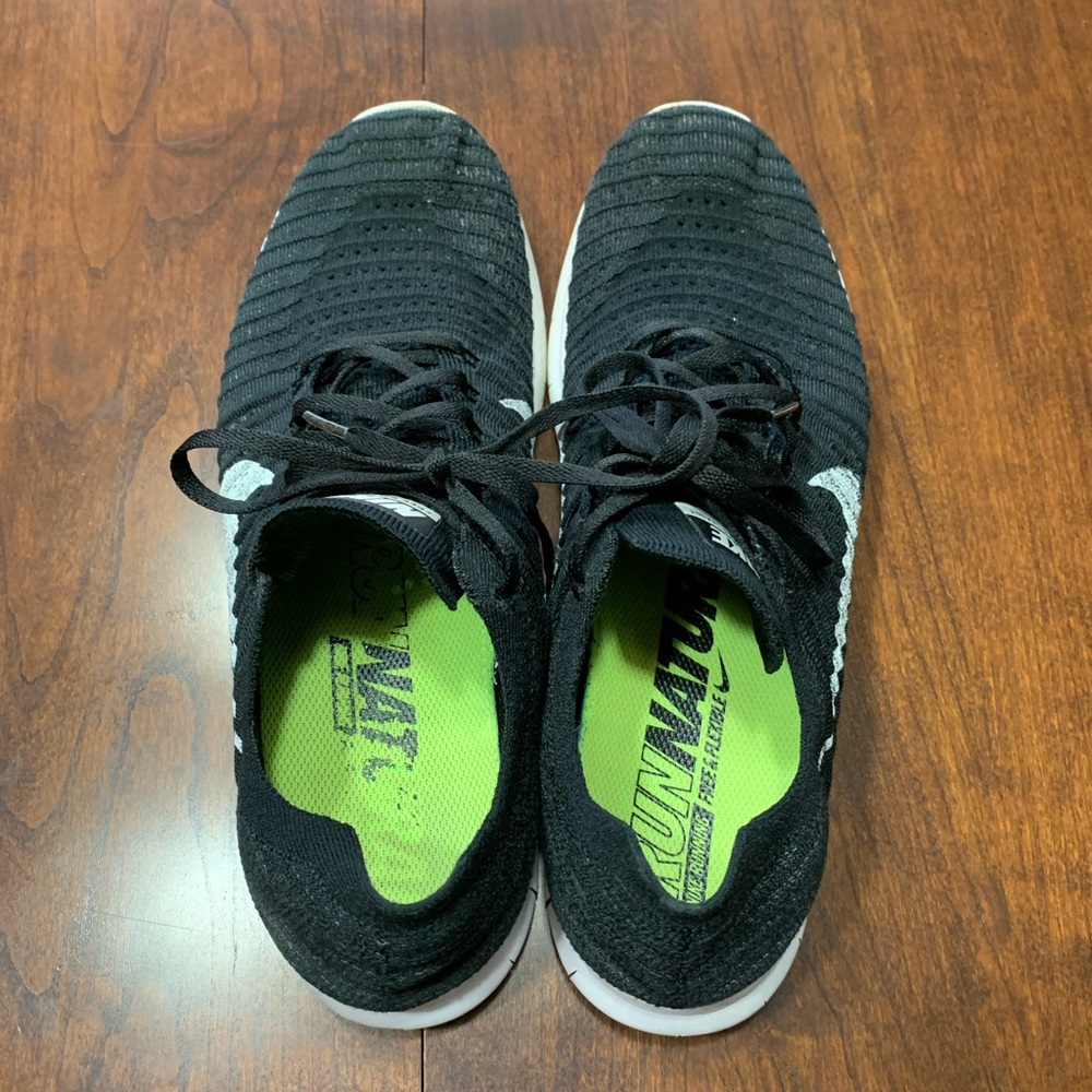Men’s Nike runnng shoes size 10